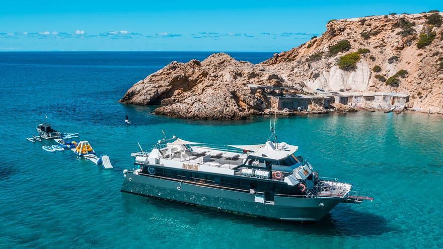 Prepara tu experiencia con el Ibiza Boat Club para un 2024 único