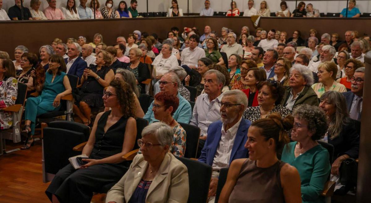 Fueron muchas las autoridades
que apoyaron el acto. | I. Abella