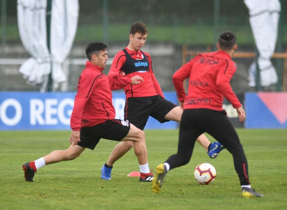 El nuevo técnico blanquiazul se pone al frente del equipo. El segundo entrenador Fabián Rivero y el preparador físico Moisés del Hoyo se unen junto a Martí al cuerpo técnico del primer equipo.