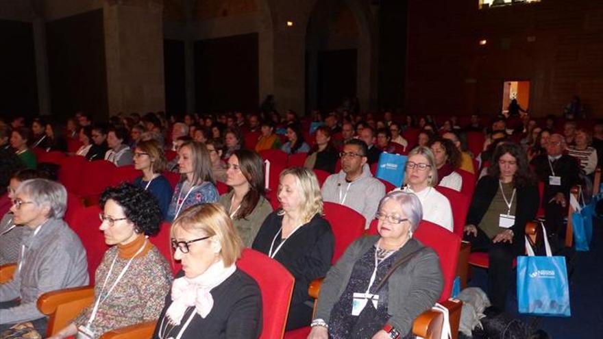 El congreso sobre la felicidad y el perdón reúne a más de 250 personas