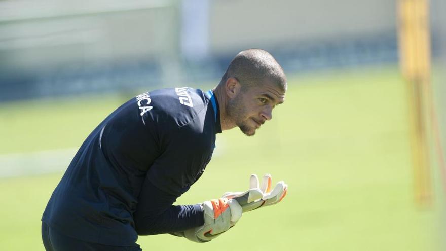 Rubén Martínez se pone los guantes en un entrenamiento
