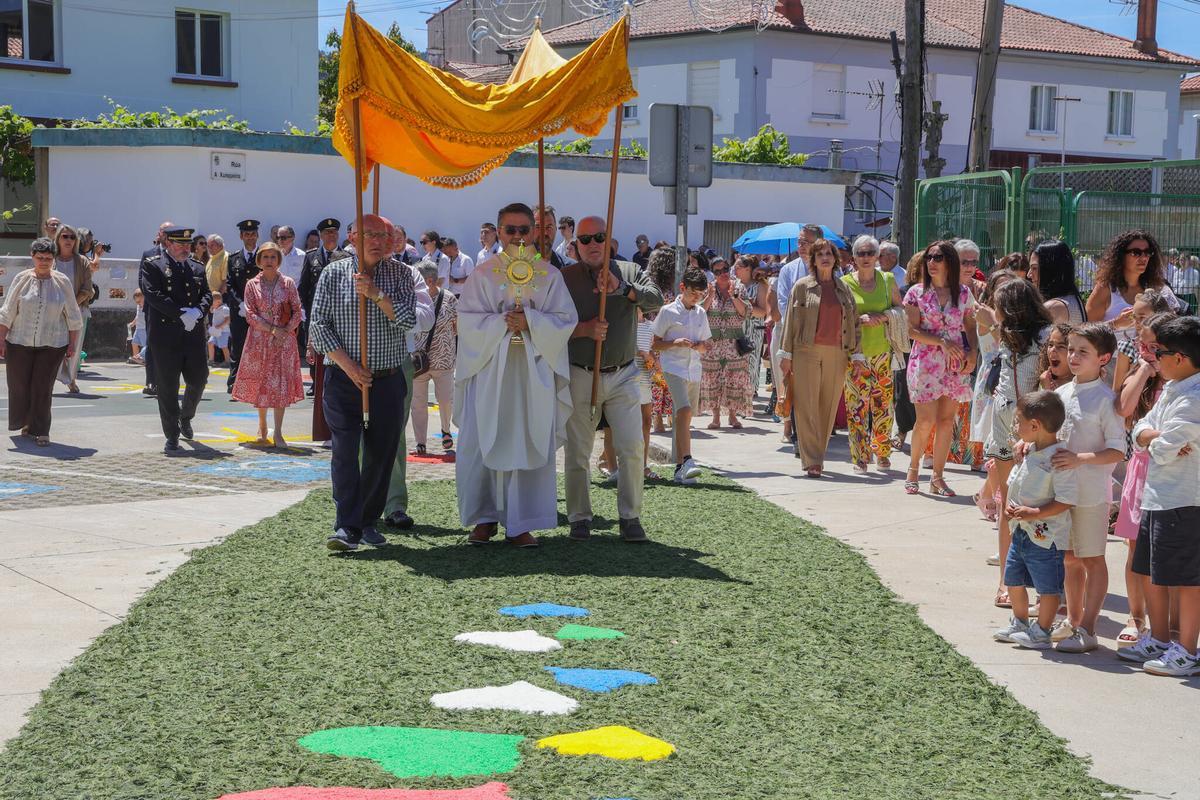 Alfombras florales en la celebración de A Xunqueira de Vilagarcía