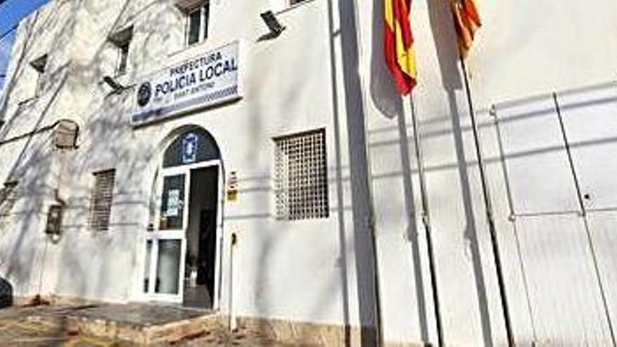 Retén de la Policía Local de Sant Antoni.