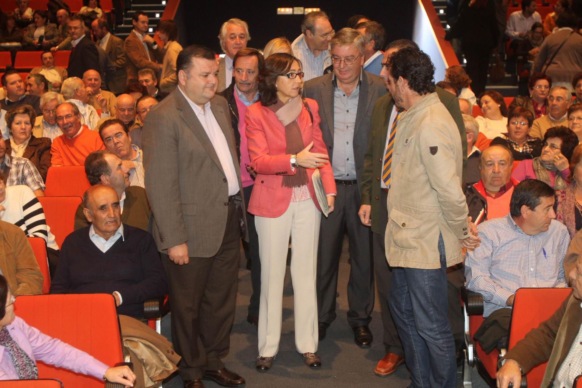 2011 La ministra inaugura una jornada de la PAC.jpg