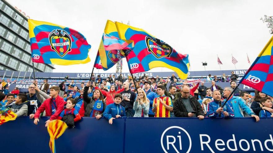 19.000 banderas y 5.500 aplaudidores para recibir al Levante