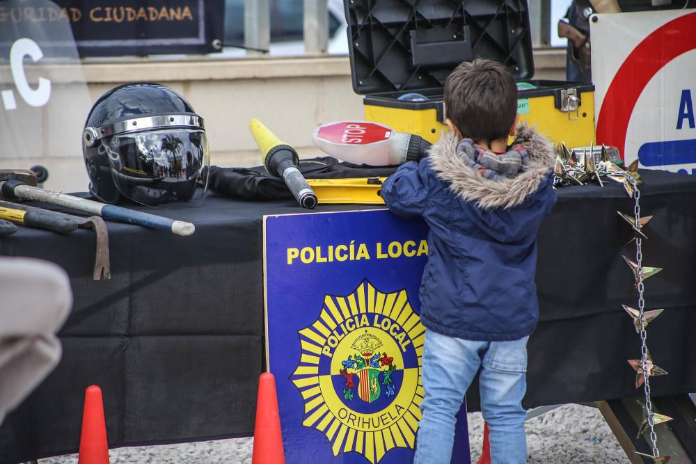 Exhibición policial en Granja de Rocamora