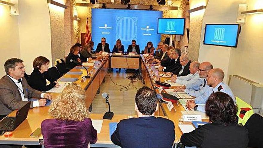 Els integrants de la comissió reunits ahir a la tarda.