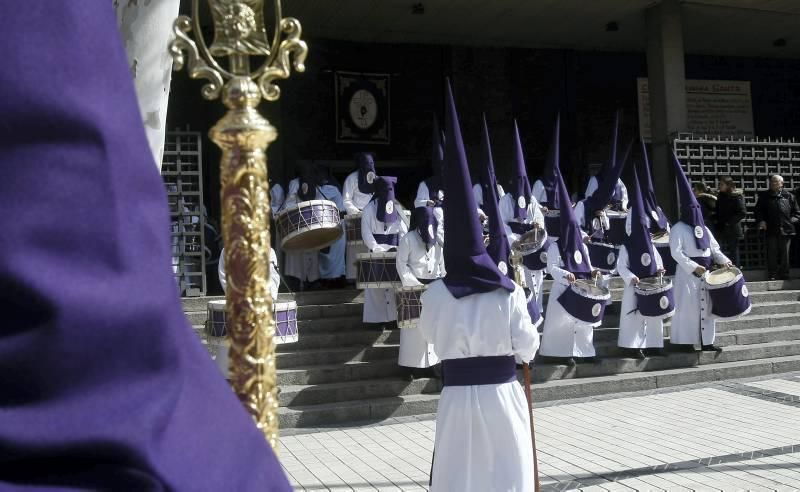 Imágenes de la procesión Abrazado a la Cruz