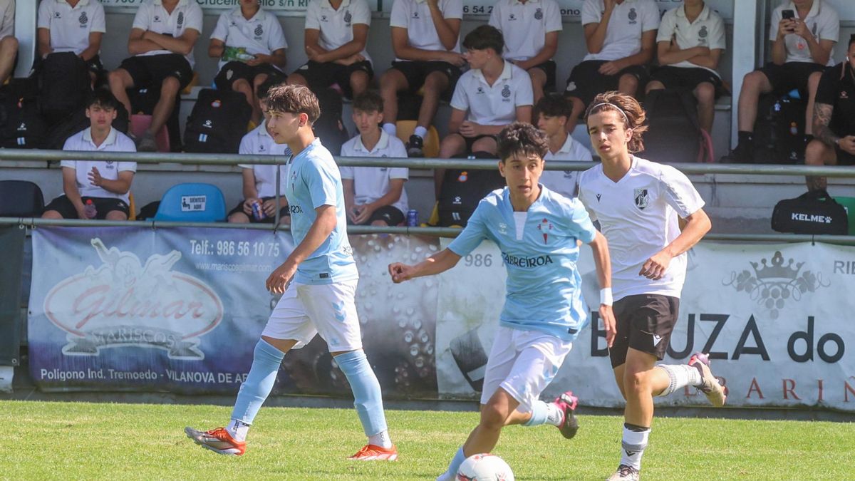 Ribadumia vuelve a ser capital del fútbol base este fin de semana.