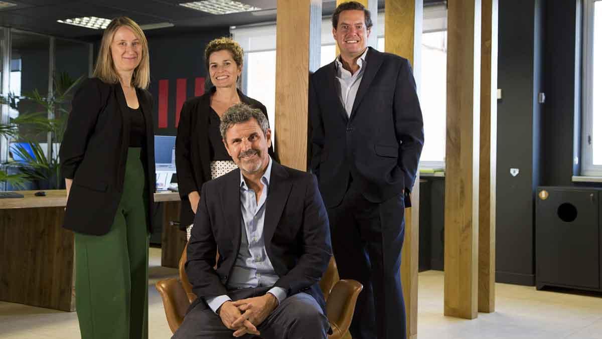 El equipo jurídico de ESKARIAM, que asesora al sector hotelero español en la reclamación a Booking.