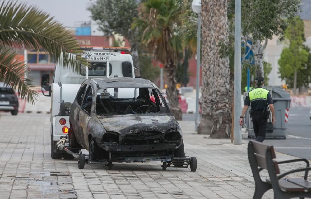 Incendio en una gasolinera de Alicante