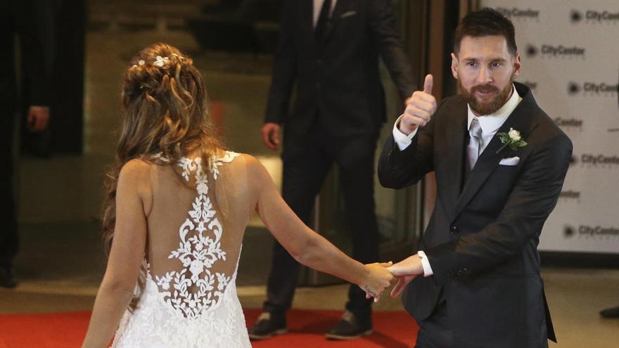 Messi y su esposa Antonela Roccuzzo, durante su boda. // Reuters