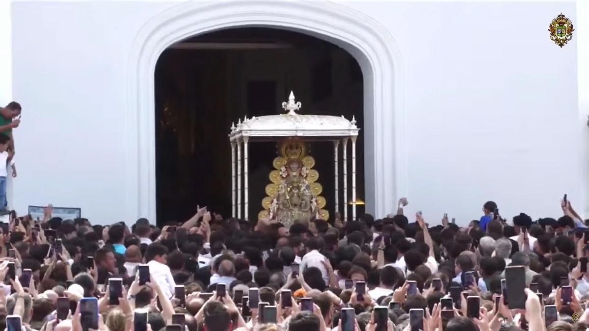 Vídeo | Así ha sido la entrada de la Virgen del Rocío en su ermita