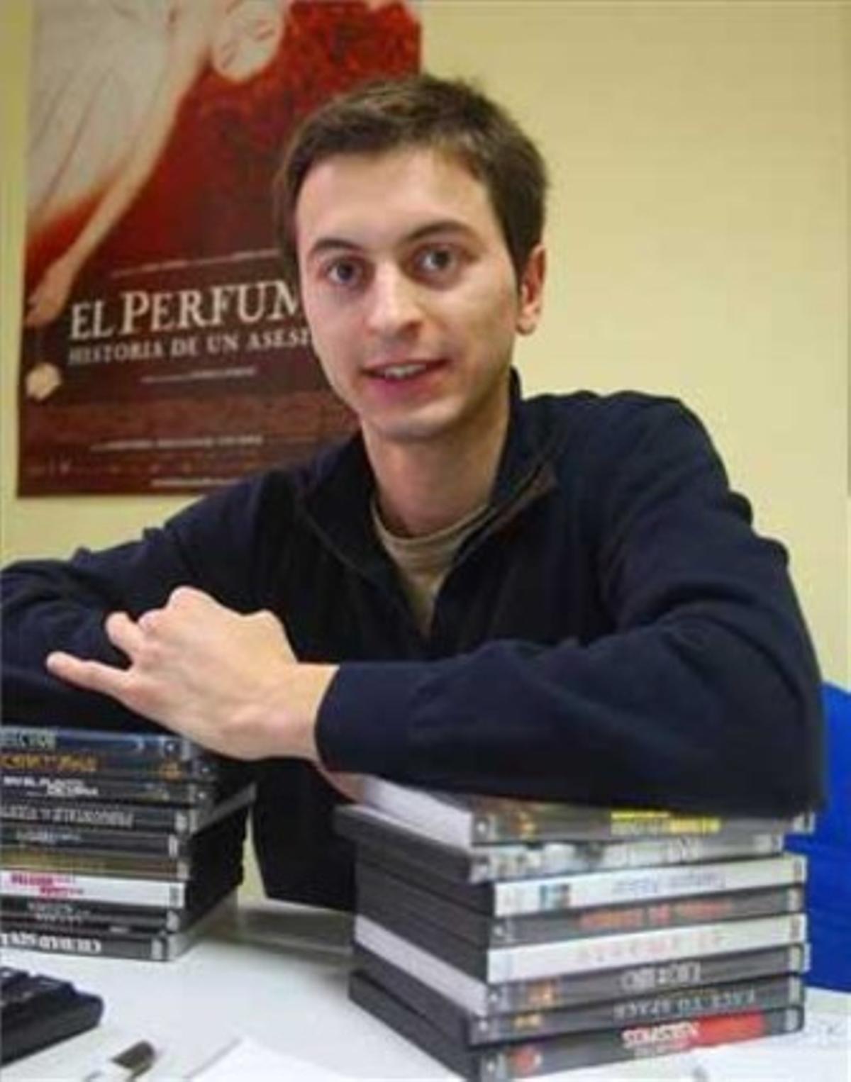 Arnau Campamà, a la seu de Cine a la Carta, a Mataró. Arnau Campamà, a la seu de Cine a la Carta, a Mataró.