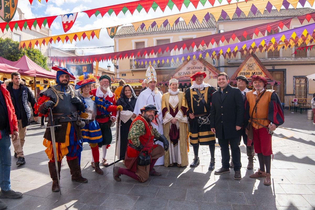 Así se sumerge Llombai en su historia con el mercado renacentista de los Borja