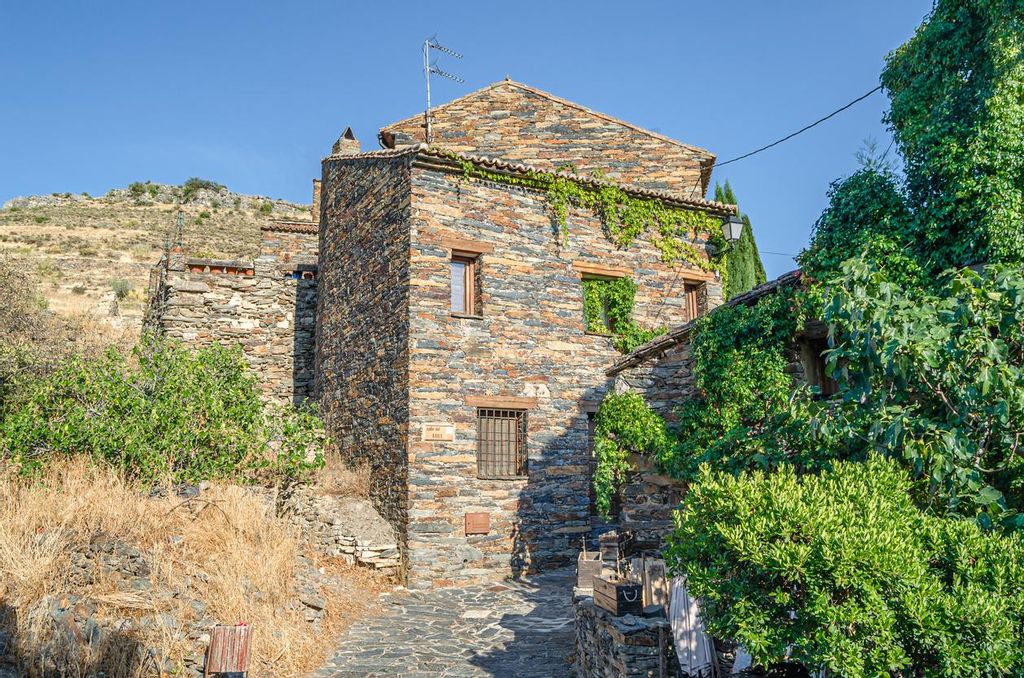Casas de piedra de Patones de Arriba