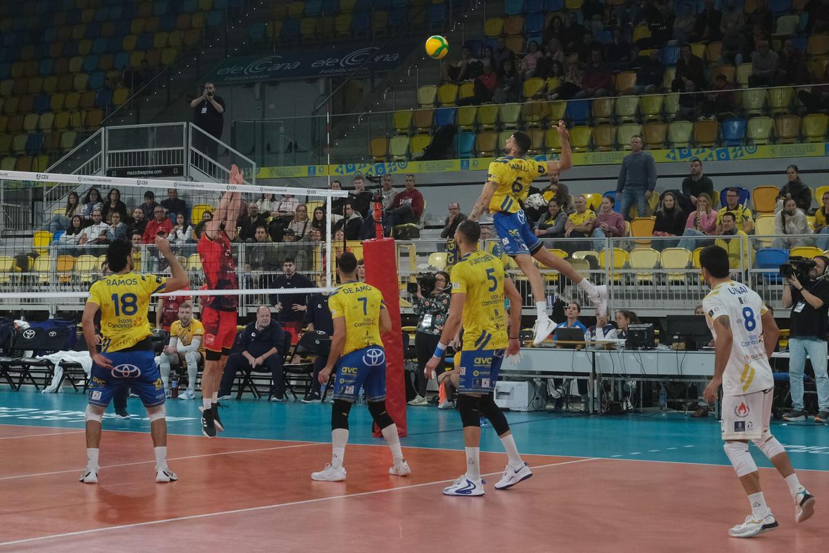 Partido Guaguas-Praga de Champions League