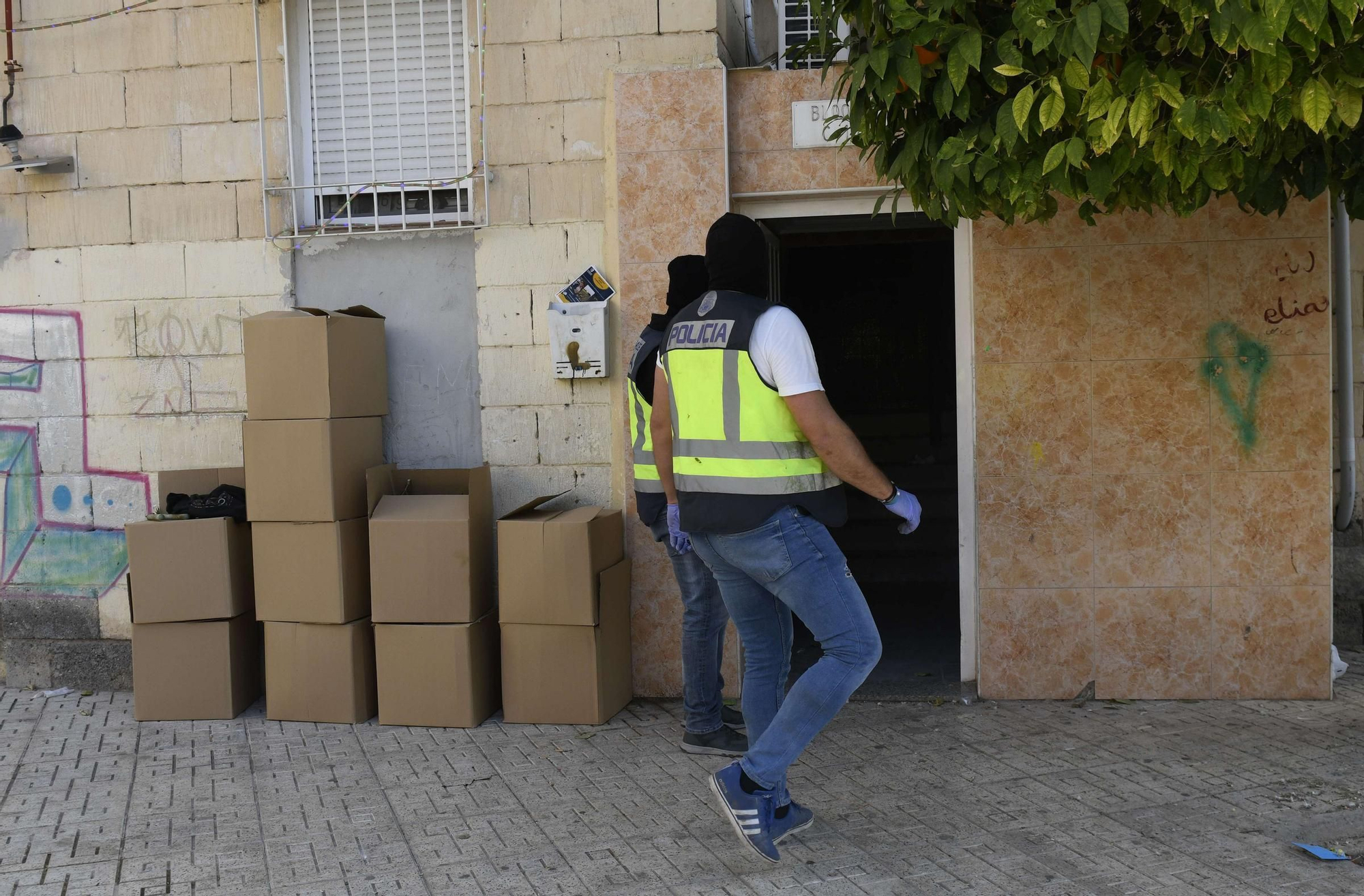 La redada contra el narcotráfico en el Polígono de La Paz, en imágenes