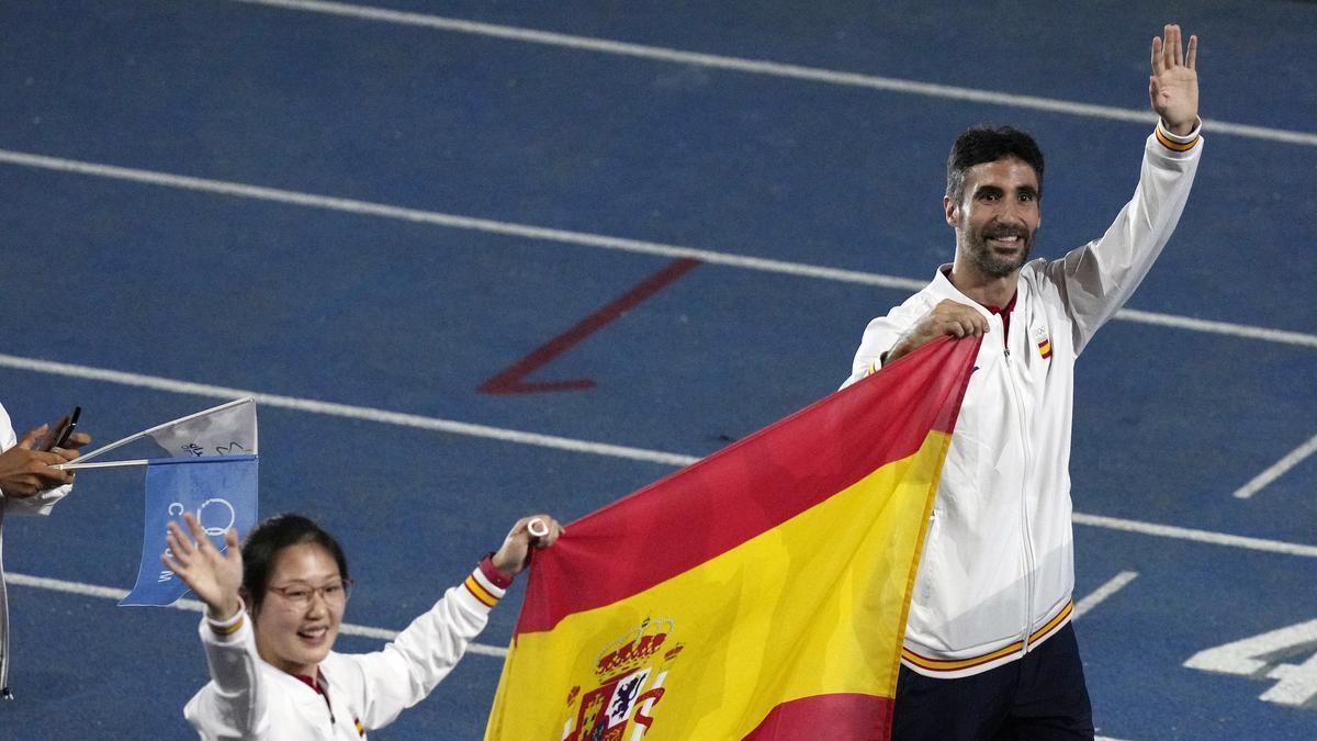 Pablo Abián, durante la ceremonia de apertura en la que fue abanderado.