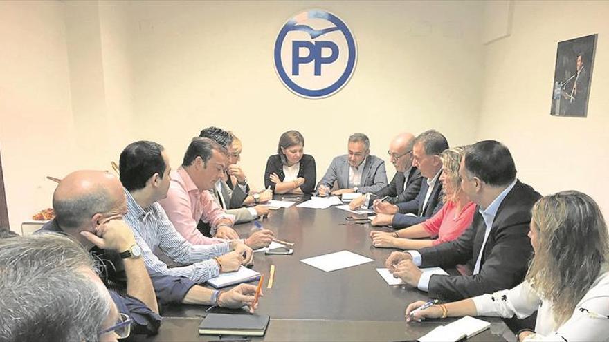 Bonig culpa a Puig de estar «preso de los radicales» en educación