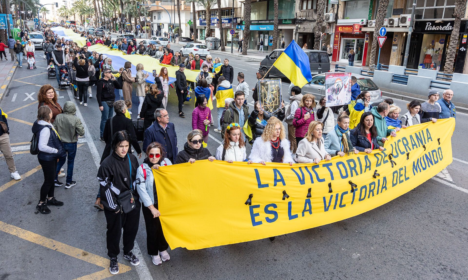 Ucranianos salen a la calle en Alicante cuando se cumplen dos años de guerra