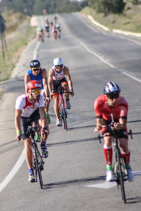 Gustavo Rodríguez y Anna Noguera ganan el Triatlón de Orihuela