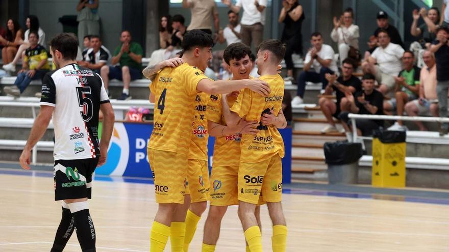 El Leis vence en Murcia y pone un pie en Segunda División (2-4)