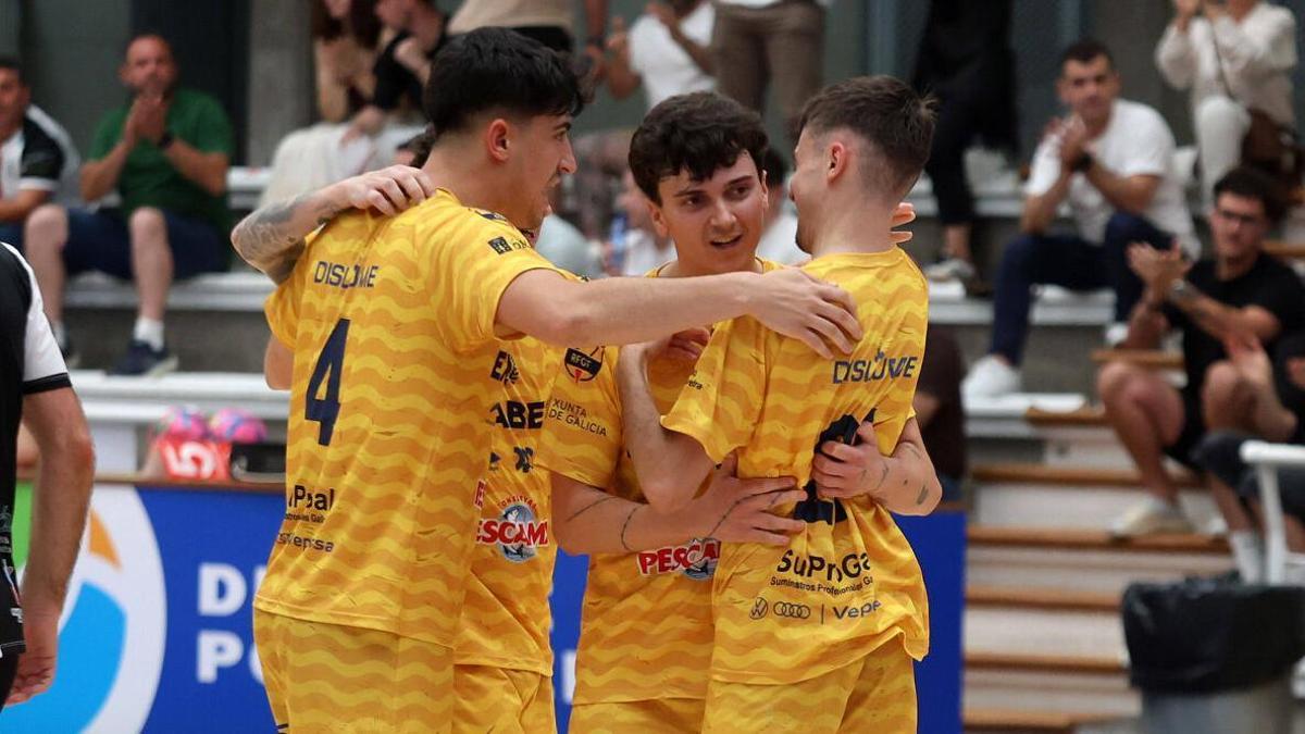 El Leis vence en Murcia y pone un pie en Segunda División (2-4)