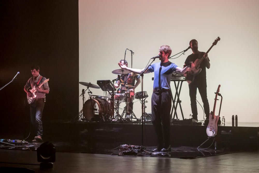 Els Manel posen dret el Kursaal en la presentació el seu últim treball