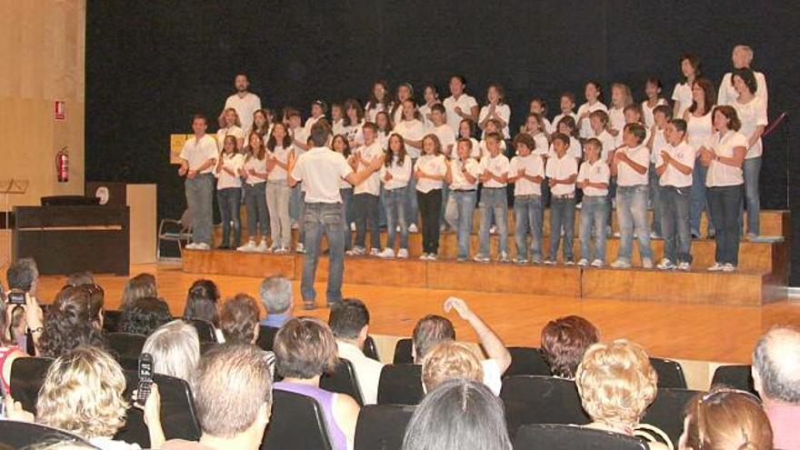 300 escolares en el certamen de Canto Coral