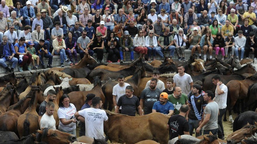 Asistentes a uno de los curros de la pasada edición. | Bernabé/ Javier Lalín