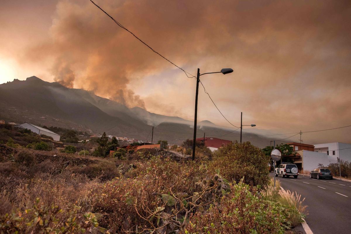 El incendio forestal de Tenerife, sin control