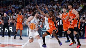 Campazzo, defendido por Montero, este domingo. 