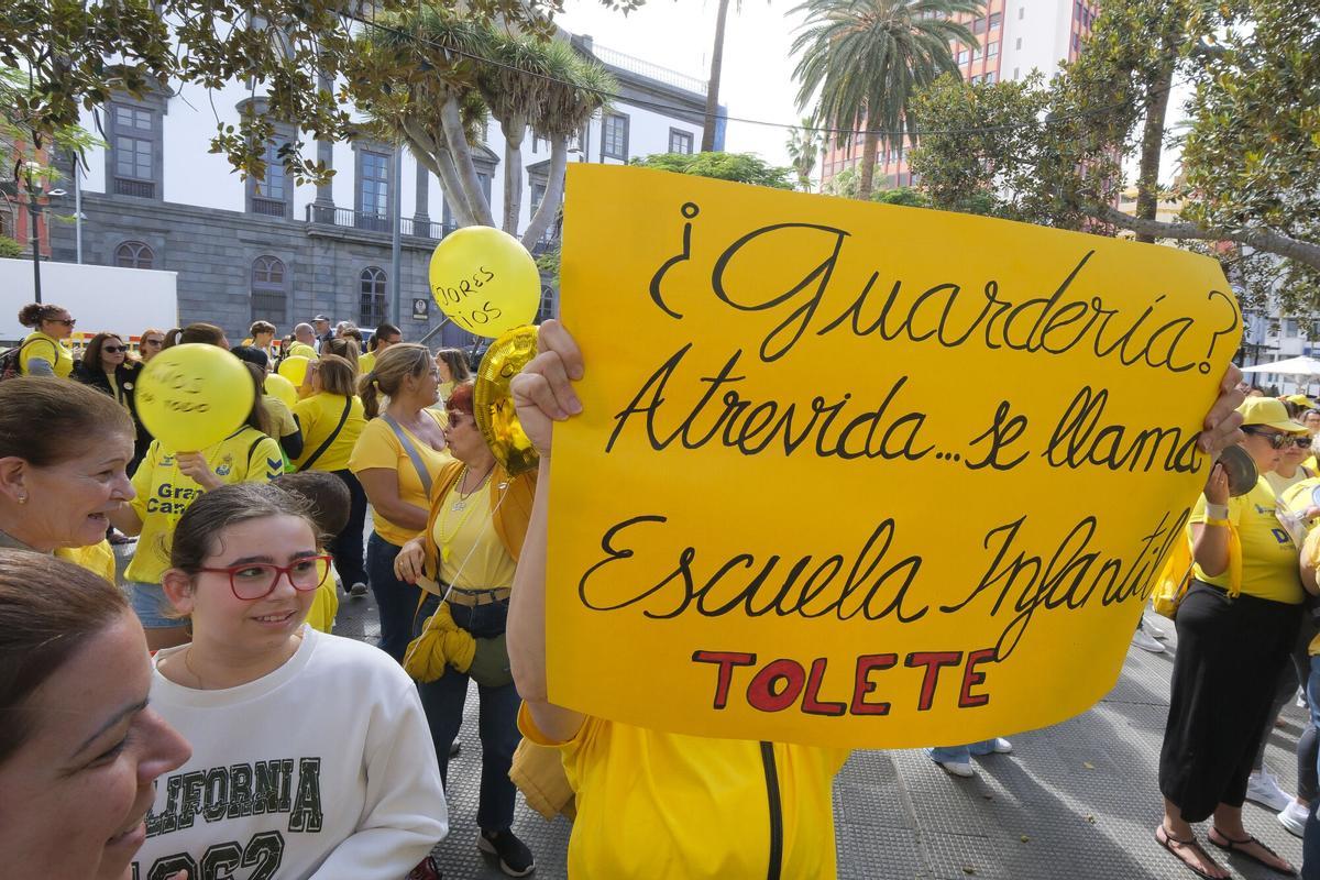 Concentración de trabajadoras de centros de educación infantil (0 a 3 años), en el parque San Telmo