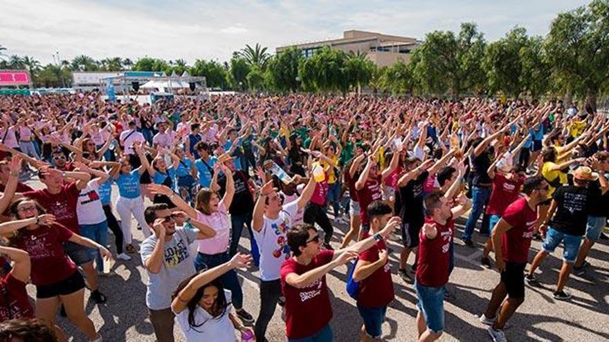 La UMH celebra su fiesta de Bienvenida por todo lo alto