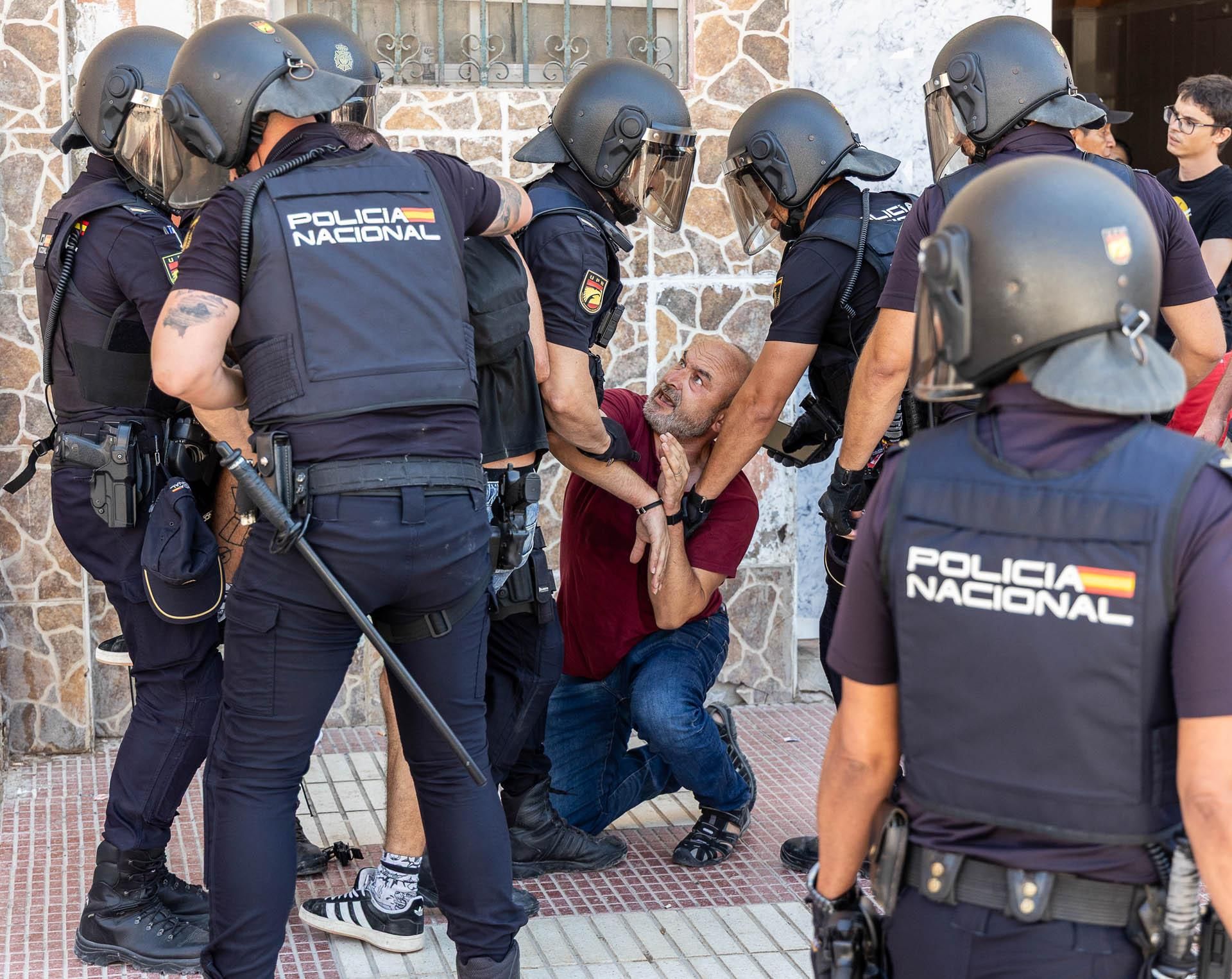 Desahucio en el barrio de Nou Alacant