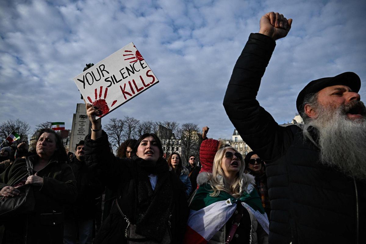 Manifestación en Londres contra la represión de Irán durante las protestas
