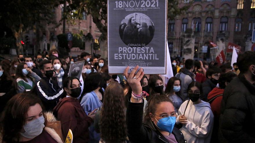 Los universitarios cordobeses se unen a las protestas contra las reformas del ministro Castells