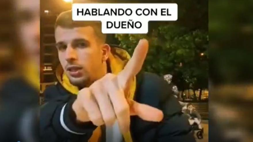 Un joven de Castellón emite en vivo en Tik Tok su queja en un restaurante