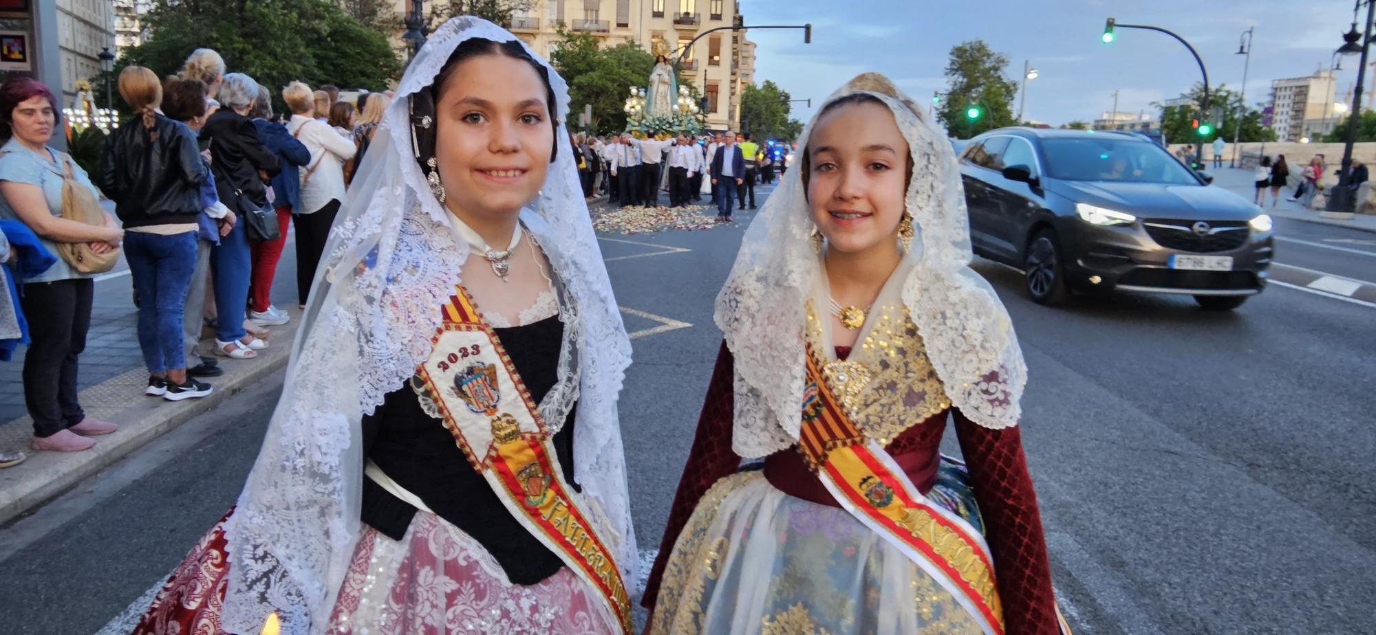 Laura, Paula, las cortes y las fallas de Zaidía acompañan al Cristo de la Fe