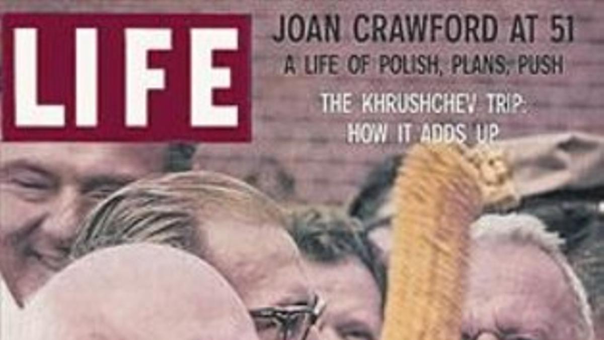 fanático del maízNikita Kruschev, que mandó sembrar mazorcas en Kazajistán, Siberiay los Urales, en la portada de 'Life',en octubre de 1959.