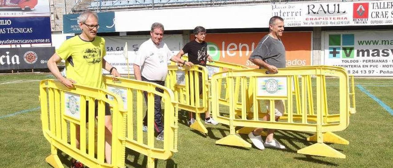 Bericat, Jorge, Ariel y Mugüerza, ayer, con los preparativos en O Couto. // Iñaki Osorio