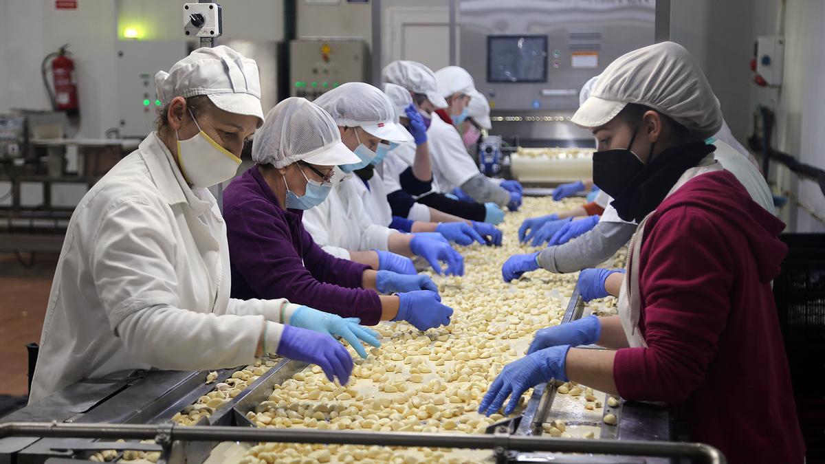 La firma La Abuela Carmen ampliará su central hortofrutícola ubicada en el polígono El Cañuelo de Santaella.