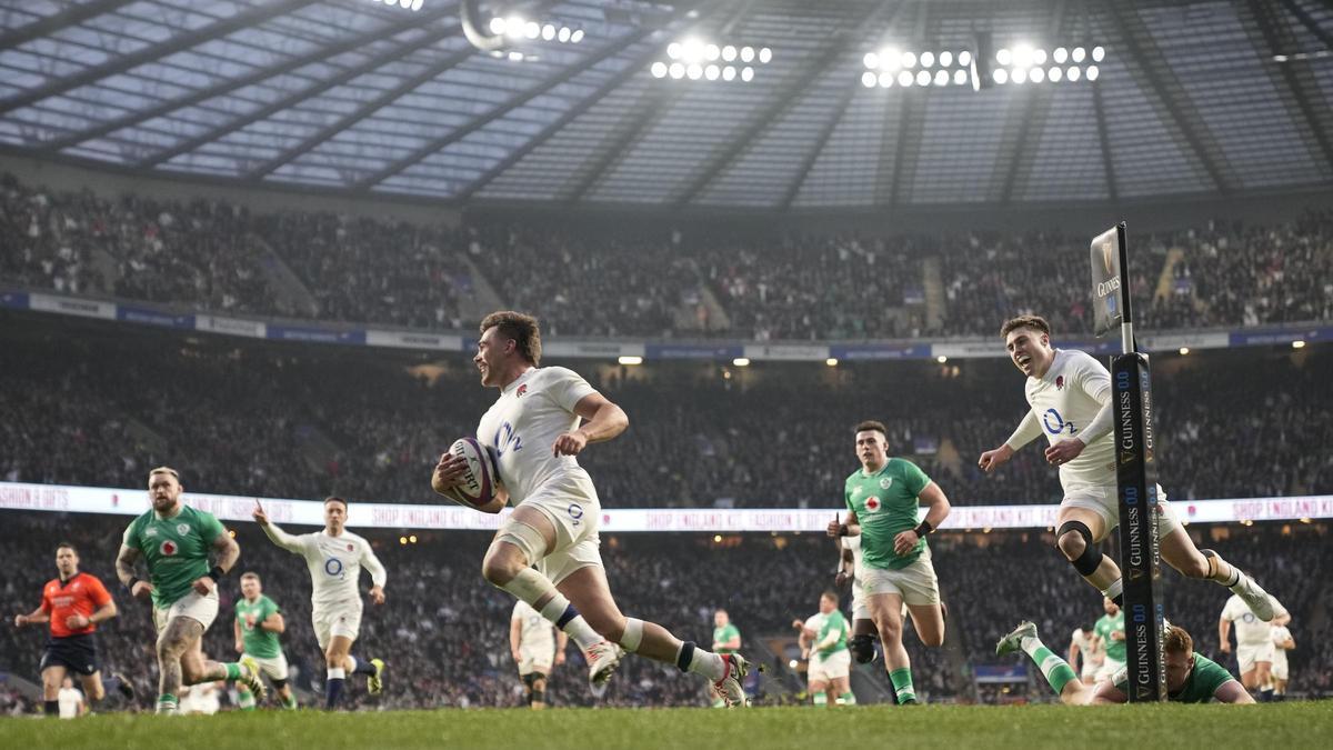 Furbank ensaya en el partido entre Inglaterra e Irlanda del 6 Naciones de rugby
