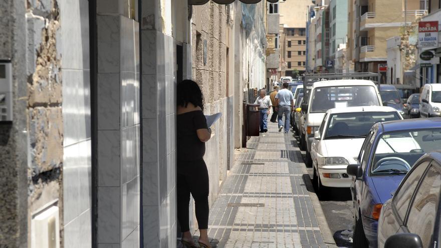 El alcohol y las drogas desplazan a la prostitución en el barrio de Arenales