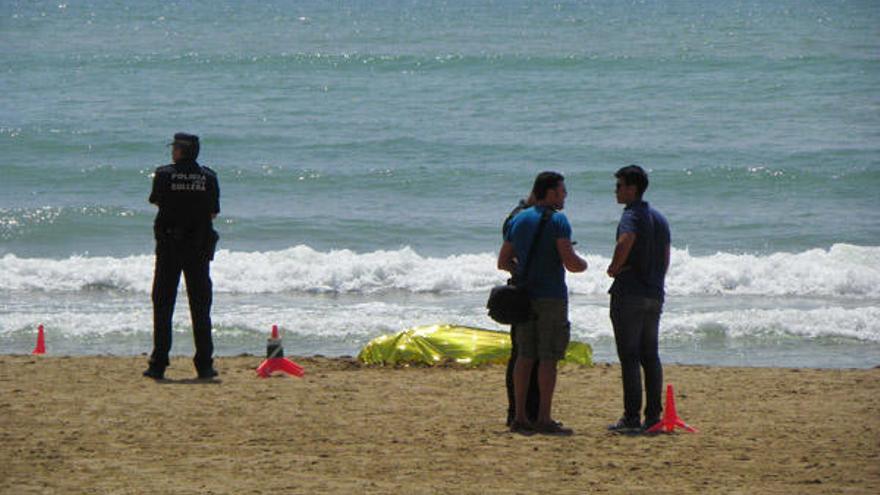 Dos hombres mueren en las playas del  Racó de Cullera y la Pobla de Farnals