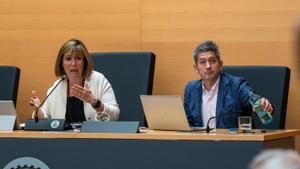 Núria Marín y David Quirós, durante el último Pleno municipal ordinario de LHospitalet de Marín como alcaldesa.