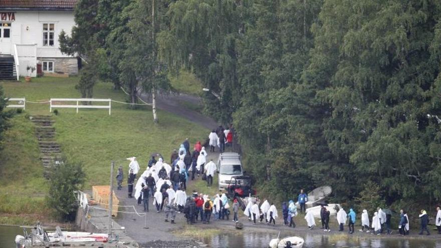 Familiares de las víctimas de la matanza de Utøya visitan la isla