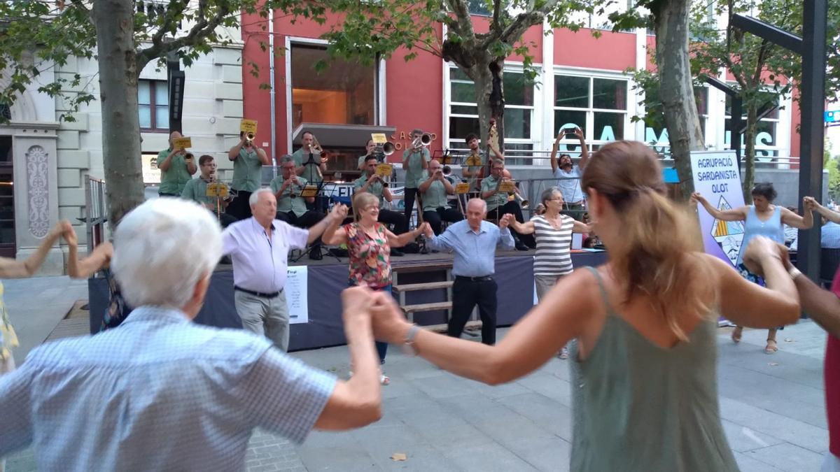 Cobla Ciutat de Girona i Cobla la Principal d&#039;Olot