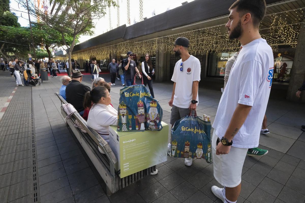 Últimas compras antes de Reyes en Mesa y López